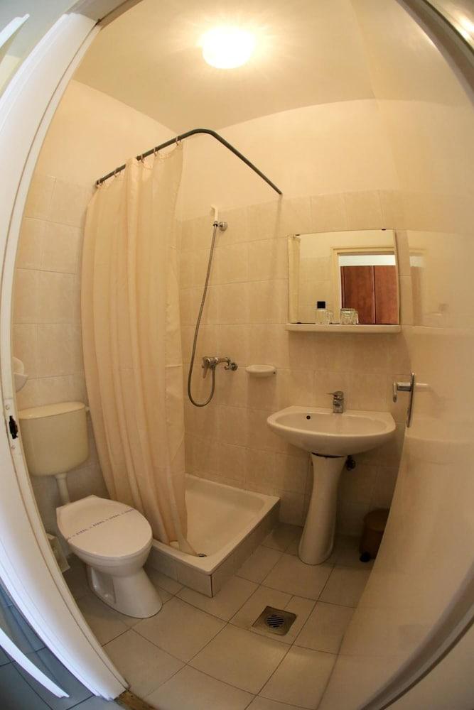 Hotel Bara Junior 2*