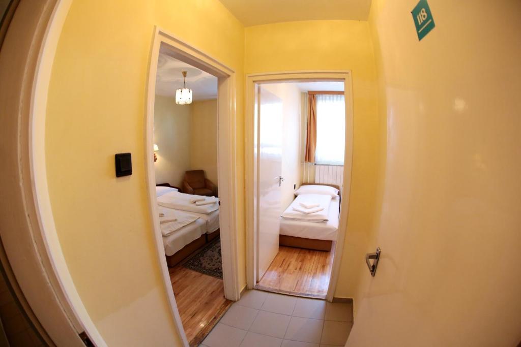 Hotel Bara Junior